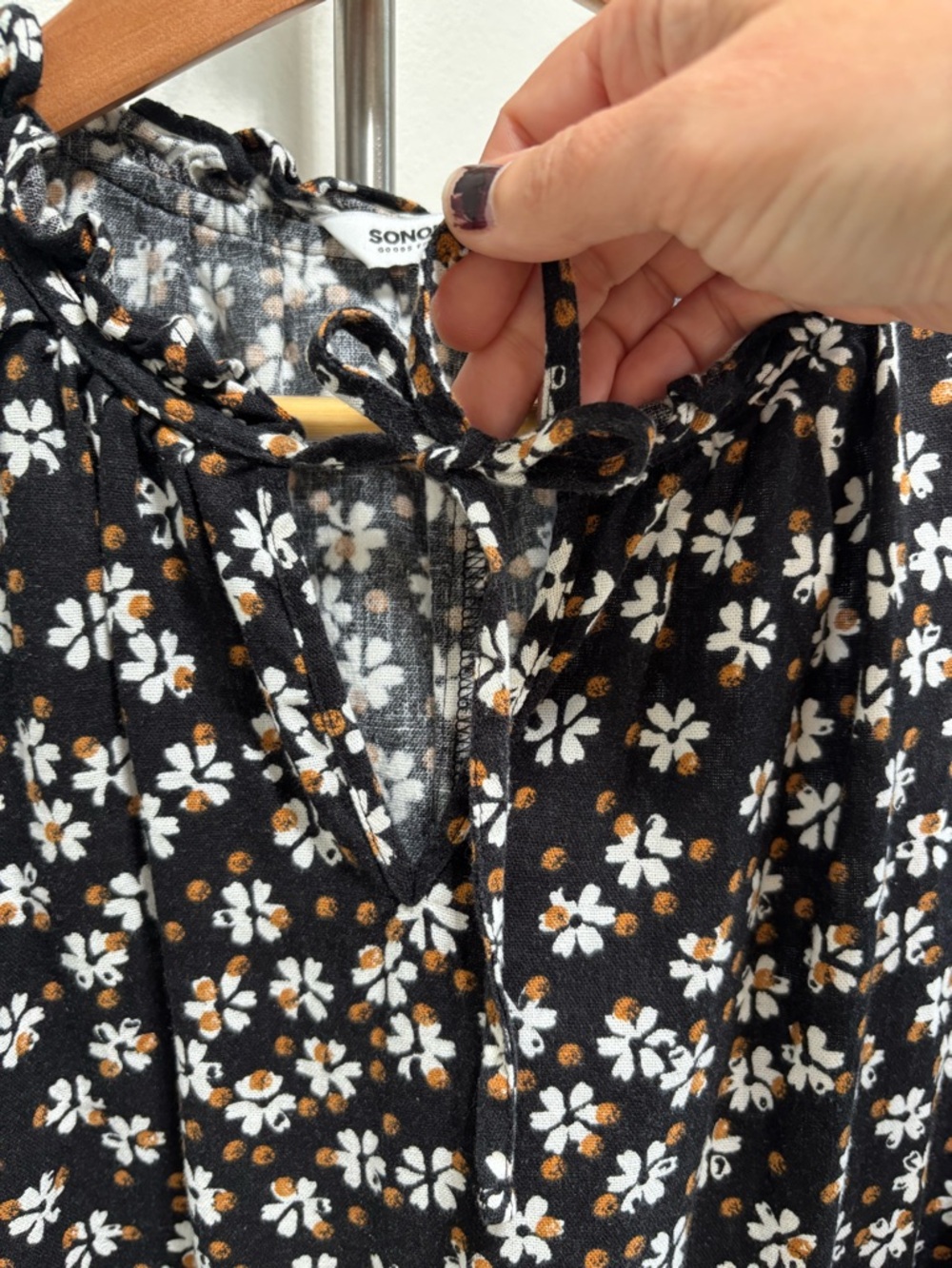 Black Floral Midi Dress Size OX Size 12P White Floral Artsy Feminine Summer - Picture 3 of 9